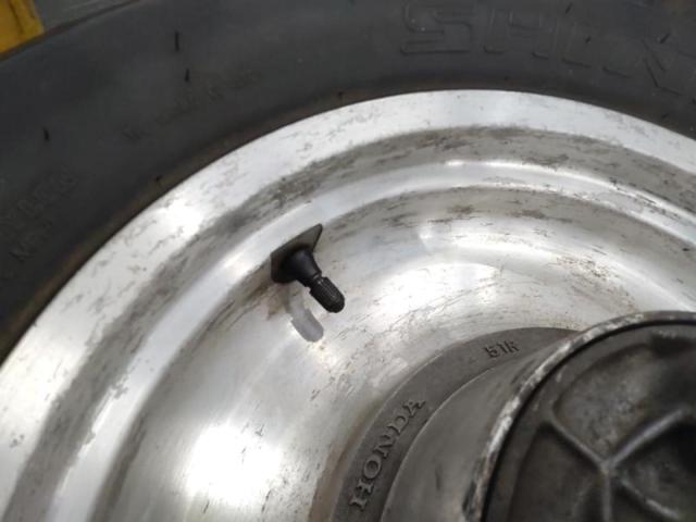 HONDA
Magna 250 genuine tire and wheel set