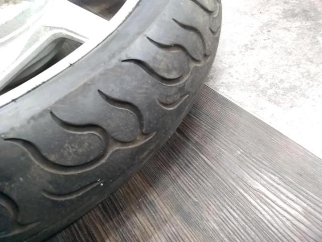 HONDA
Magna 250 genuine tire and wheel set