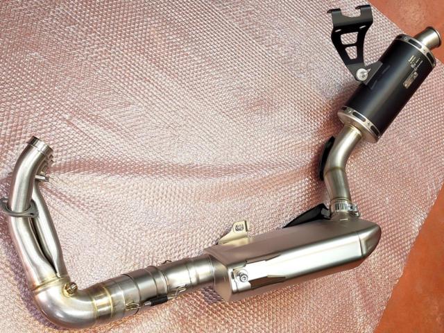 AKRAPOVIC(アクラポビッチ) フルエキゾーストマフラー 【XSR900GP/XSR900】