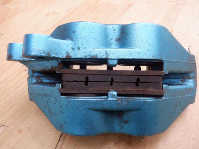 For the left
Brembo
Casting 4POT caliper
General purpose
Mounting pitch 40mm