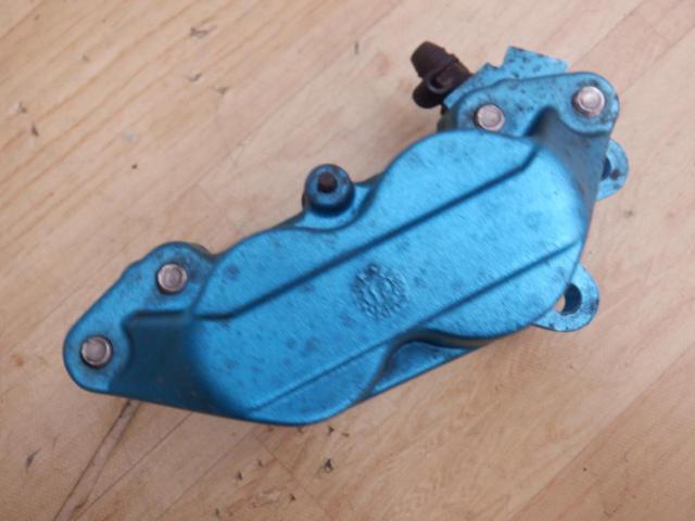 For the left
Brembo
Casting 4POT caliper
General purpose
Mounting pitch 40mm