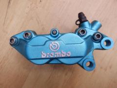 For the right
Brembo
Casting 4POT caliper
General purpose
Mounting pitch 40mm