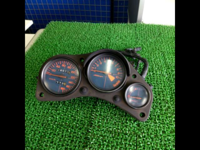 Discounted genuine Honda speedometer
NS 250 F (MC 11)