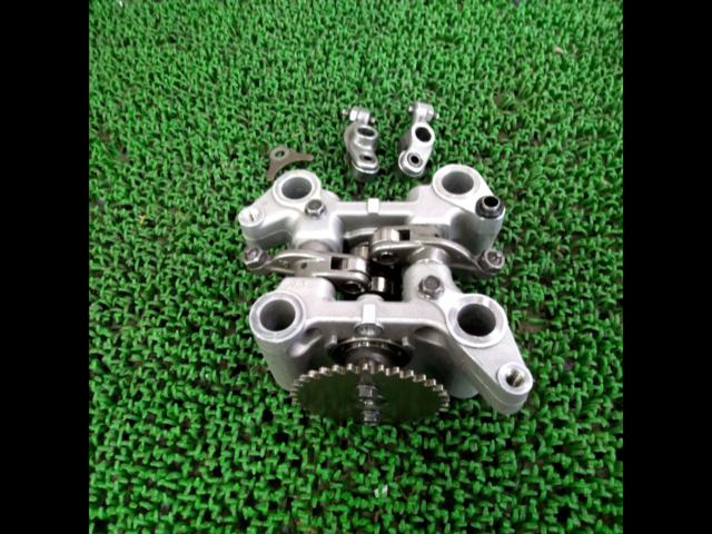 Translation
Genuine Honda camshaft
Rocker arm
CBF125 (year unknown)