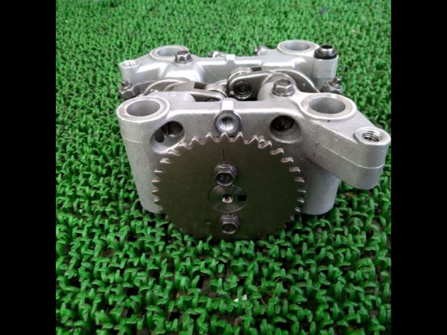 Translation
Genuine Honda camshaft
Rocker arm
CBF125 (year unknown)