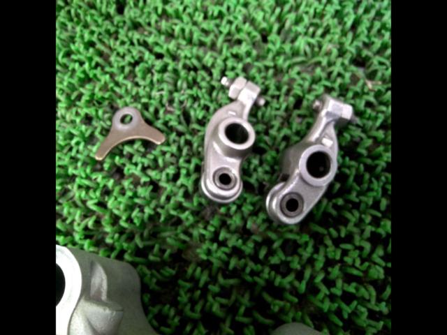 Translation
Genuine Honda camshaft
Rocker arm
CBF125 (year unknown)