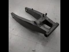 YAMAHA
FZR250R (3LN)
Genuine swing arm