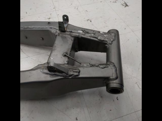 YAMAHA
FZR250R (3LN)
Genuine swing arm