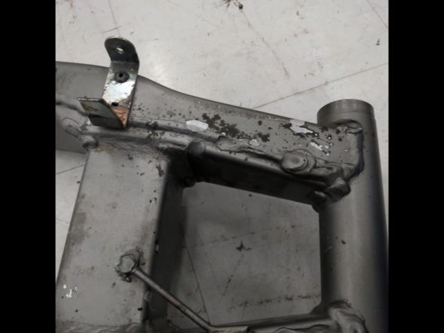 YAMAHA
FZR250R (3LN)
Genuine swing arm