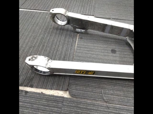 [KAWASAKI]
Genuine swing arm
GPZ900R (A12)