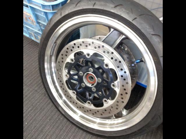 KAWASAKI
Genuine front and rear wheel set
ZZR1100 (ZXT00C)