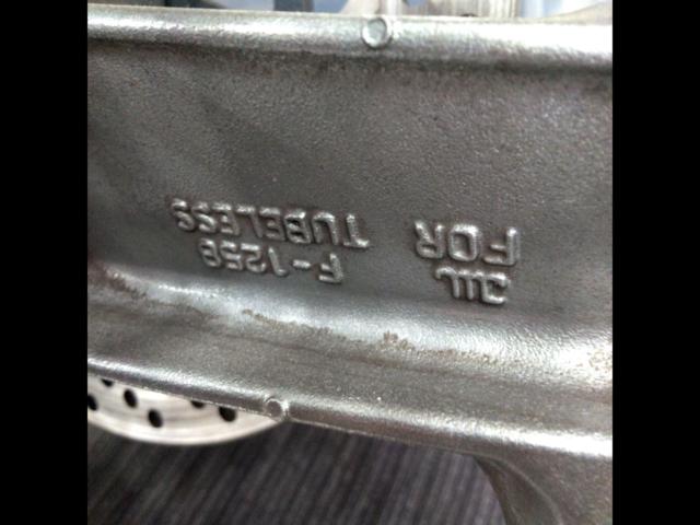 KAWASAKI
Genuine front and rear wheel set
ZZR1100 (ZXT00C)