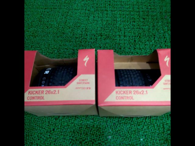 Specialized Kicker Control T5 - 26x2.10 タイヤ2本セット