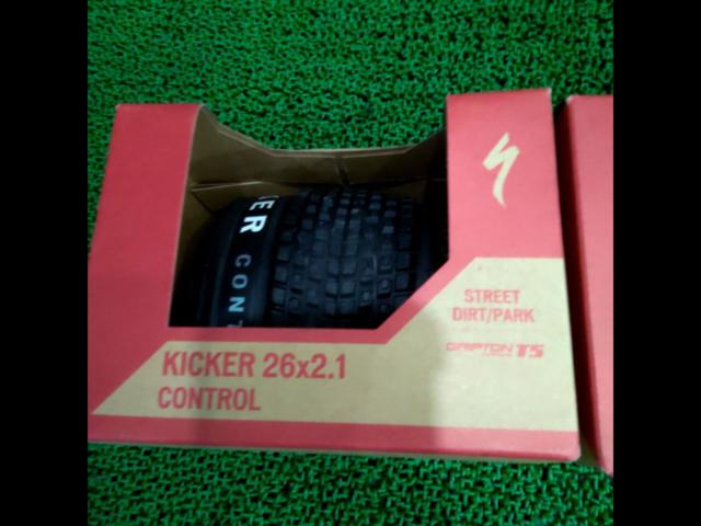 Specialized Kicker Control T5 - 26x2.10 タイヤ2本セット
