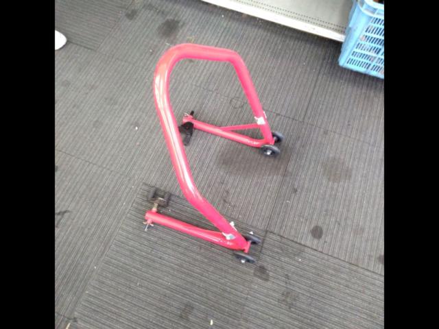 Unknown Manufacturer
Maintenance stand
Red