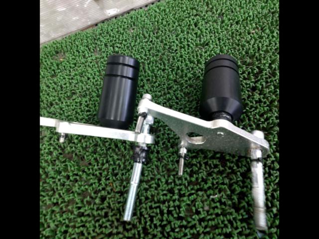 baby
face (Baby Face)
Engine slider
Ninja 1000 ('11 - 16)