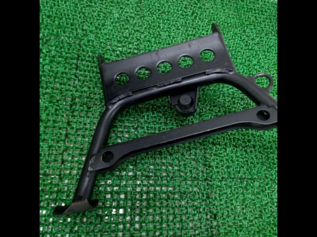 Genuine Yamaha center stand
Cygnus X (type 4
SEA5J)