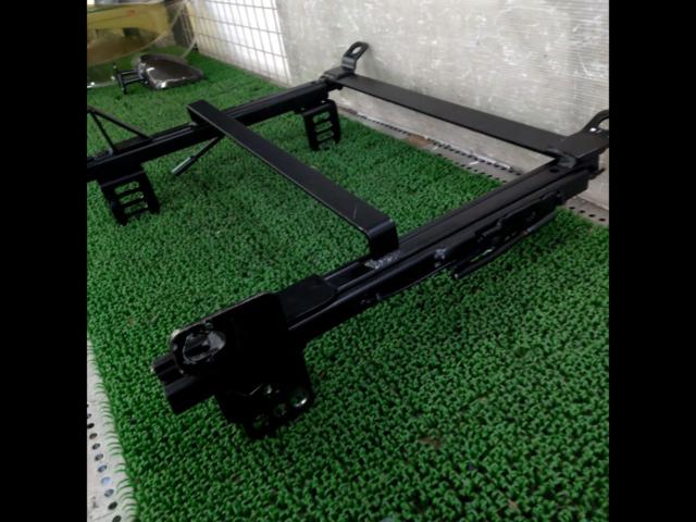 カワイ製作所 シートレール N045R【RH･運転席側】