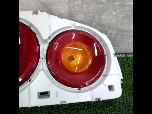 NISSAN スカイラインGT-R(BNR34) 純正テールレンズ ※助手席側(LH)※