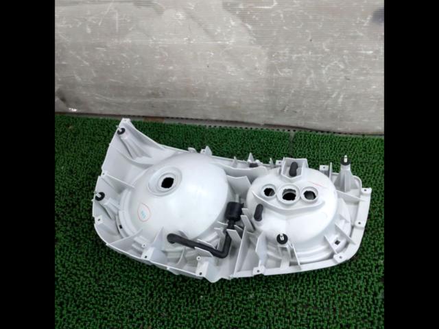 NISSAN スカイラインGT-R(BNR34) 純正テールレンズ ※助手席側(LH)※