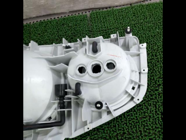 NISSAN スカイラインGT-R(BNR34) 純正テールレンズ ※助手席側(LH)※