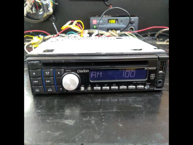 Clarion DXZ385USB ★フロントAUX-in&USB搭載★