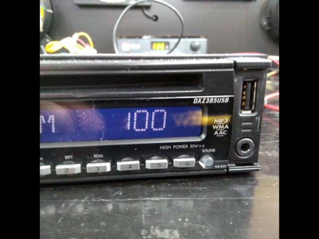 Clarion DXZ385USB ★フロントAUX-in&USB搭載★
