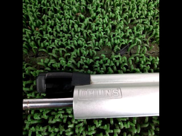 OHLINS
Steering damper
Apriliia/Tuono
V4