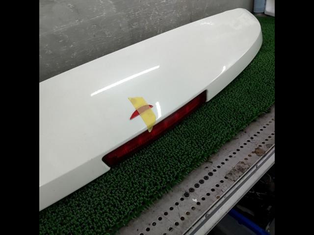 NISSAN
Genuine rear wing for Elgrand/E52