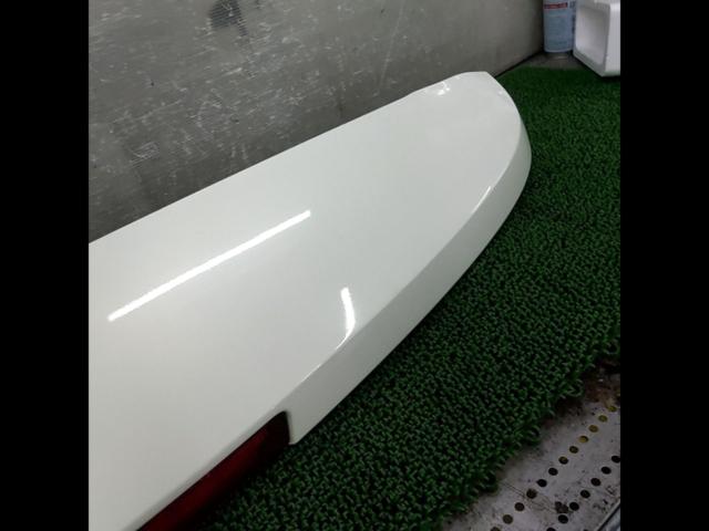 NISSAN
Genuine rear wing for Elgrand/E52