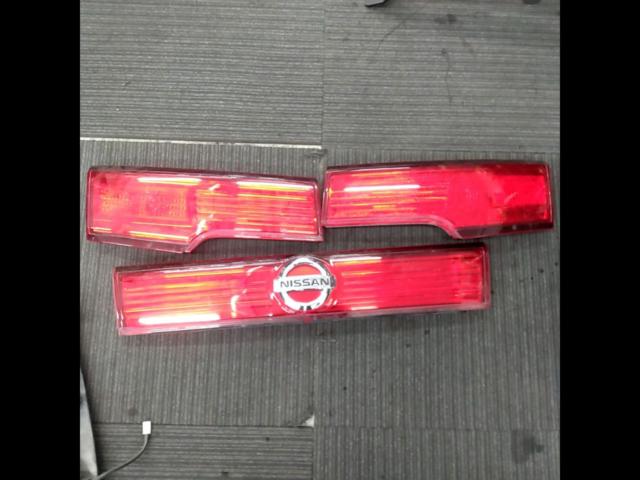 Wakeari
NISSAN
Genuine tail lens
3-piece set for Elgrand/E52