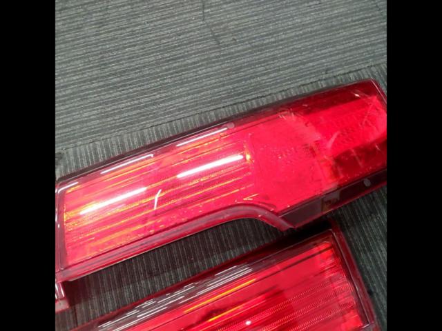 Wakeari
NISSAN
Genuine tail lens
3-piece set for Elgrand/E52