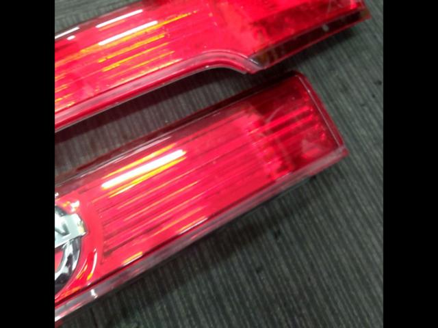 Wakeari
NISSAN
Genuine tail lens
3-piece set for Elgrand/E52