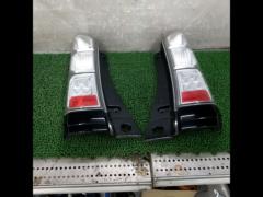 HONDA
Genuine taillights for N-BOX/JF1