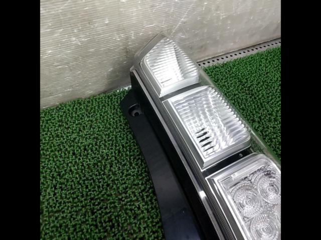 HONDA
Genuine taillights for N-BOX/JF1