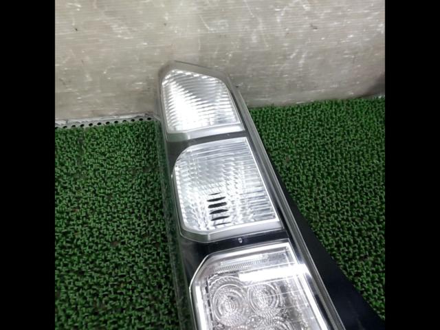 HONDA
Genuine taillights for N-BOX/JF1