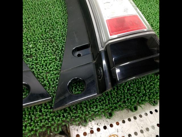 HONDA
Genuine taillights for N-BOX/JF1