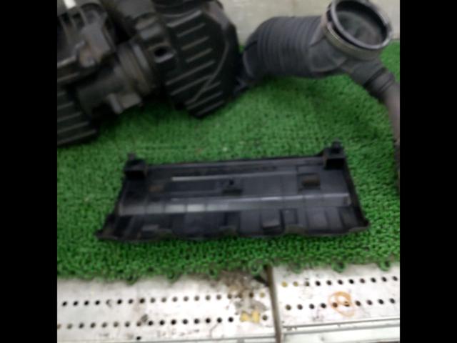 Genuine Honda CR-Z
ZF1
Genuine air cleaner