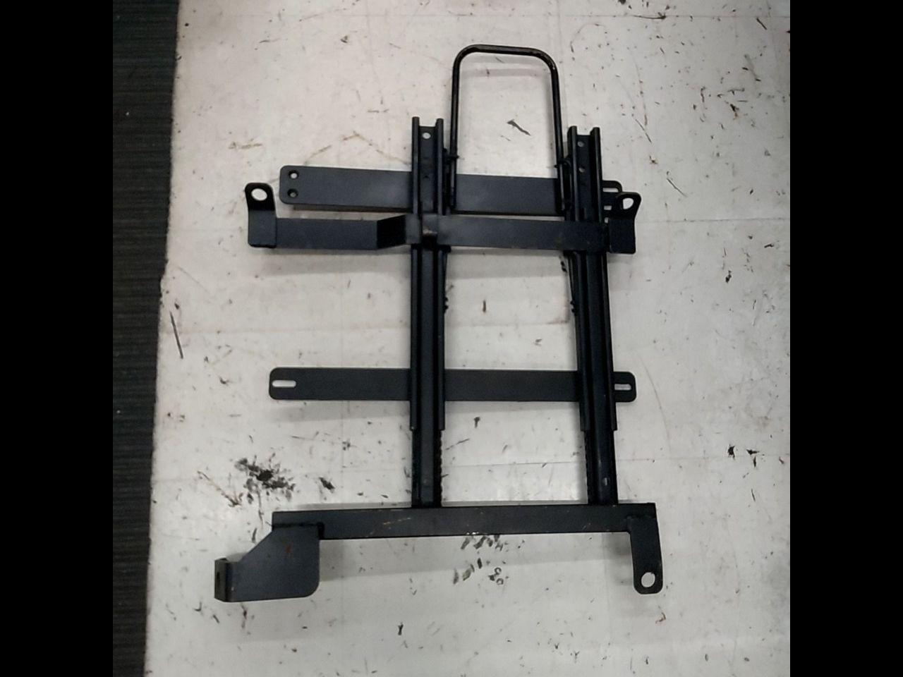 Kawai Works
Reclining seat rail
LH Silvia/S13-15