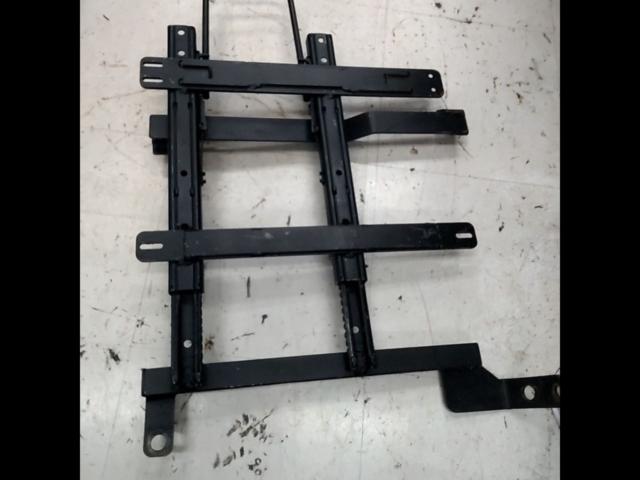 Kawai Works
Reclining seat rail
LH Silvia/S13-15