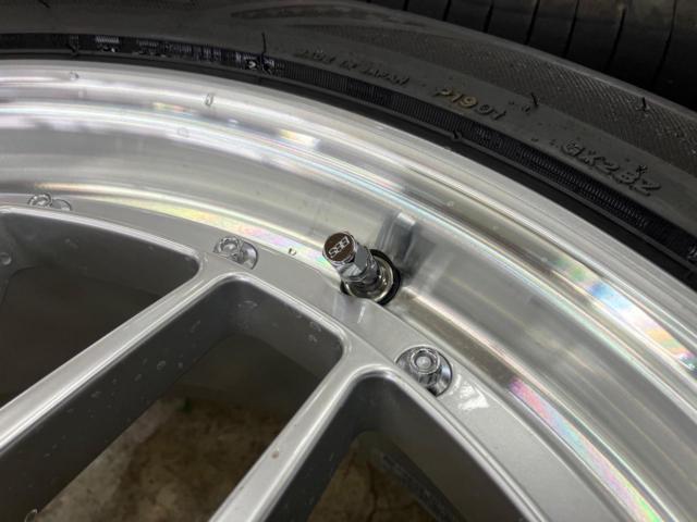 BBS
LM
+
BRIDGESTONE
REGNO
GR-X II