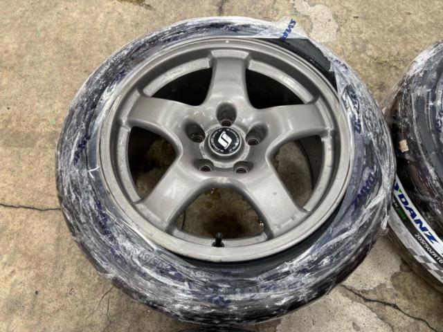 New tire set included
Nissan
Skyline
GT-R / BNR32
Genuine forged wheel
+
SHIBATIRE
R23
[300]
