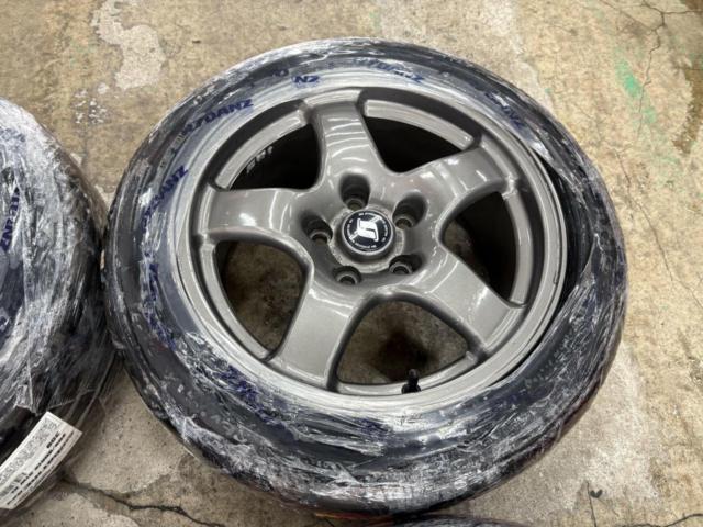 New tire set included
Nissan
Skyline
GT-R / BNR32
Genuine forged wheel
+
SHIBATIRE
R23
[300]
