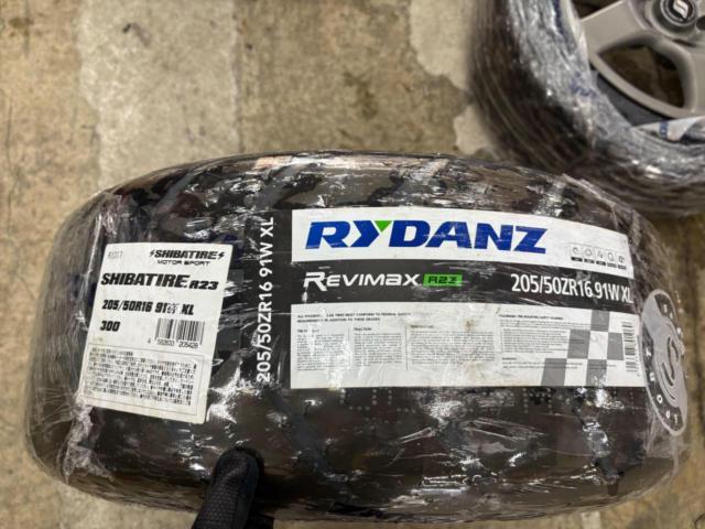 New tire set included
Nissan
Skyline
GT-R / BNR32
Genuine forged wheel
+
SHIBATIRE
R23
[300]