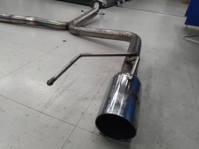 Three Cats
Straight muffler