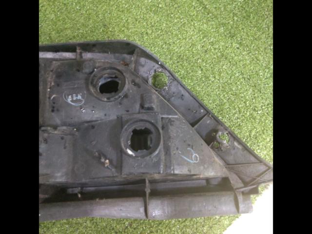 ※ one side only
TOYOTA
JZX100 / Cresta
Previous term genuine tail lens