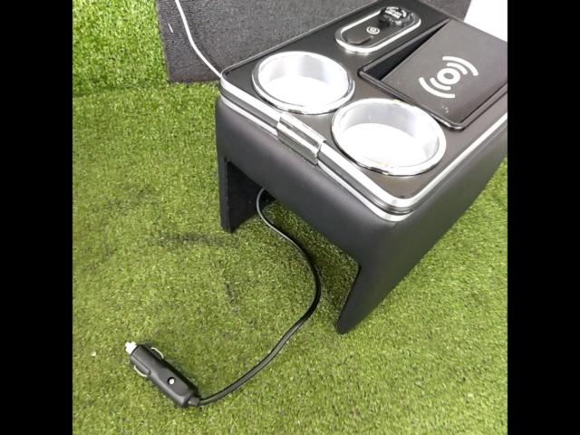 Manufacturer unknown for Noah/Voxy/90 series hybrid.
Wireless charging compatible
Console box