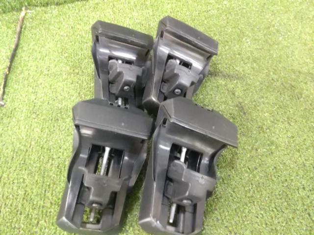 THULE
TH7122+TH7104
Based carrier
Set Rasheen / Vehicle with roof rails