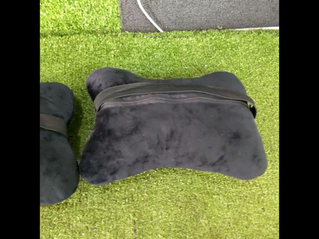 [Generic] manufacturer unknown
Neck pad (black)
2 pieces