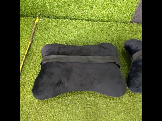 [Generic] manufacturer unknown
Neck pad (black)
2 pieces